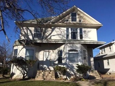 124 W 7th Ave, Mitchell, SD, 57301