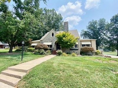 199 2nd St SW, Taylorsville, NC, 28681