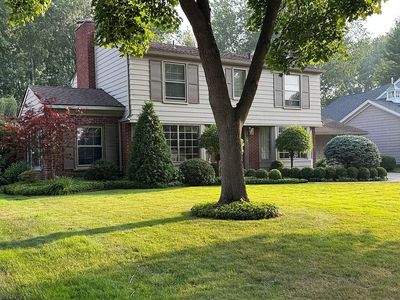 1091 S Oxford Rd, Grosse Pointe Woods, MI, 48236