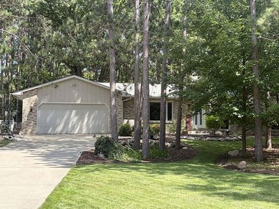 2340 N Woodland Estates Dr, Midland, MI, 48642