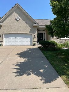 300 NW Greenview Dr, Lee's Summit, MO, 64064