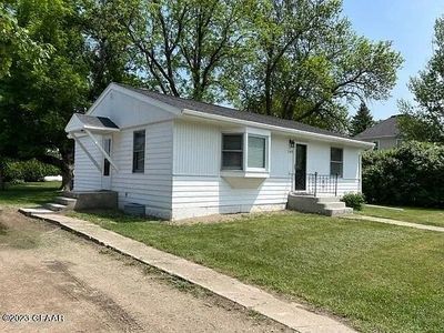 143 W Ramsey St, Pembina, ND, 58271