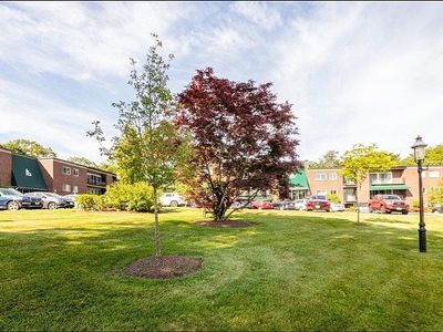 1206 Greendale Ave, Needham, MA, 02492