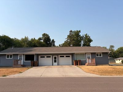 201 W 7th St, Larimore, ND, 58251