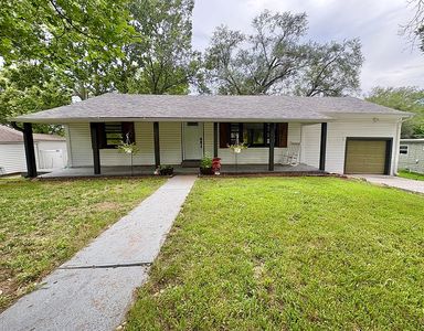 7844 Smalley Ave, Kansas City, MO, 64138
