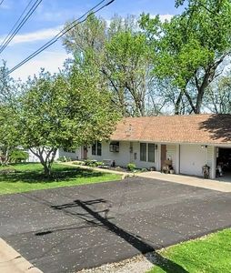 11209 Morrow Dr, Saint Ann, MO, 63074