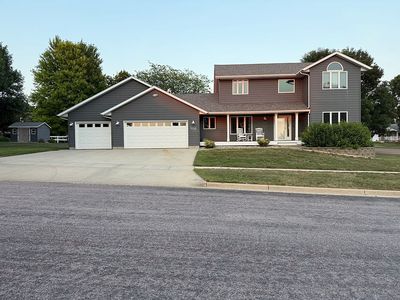 702 Westview Dr, Dell Rapids, SD, 57022