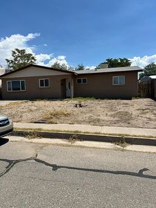 1704 Cornell Dr SE, Albuquerque, NM, 87106