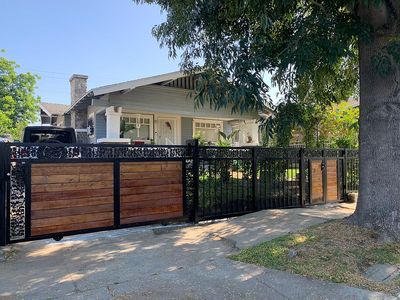 659 E 52nd Pl, Los Angeles, CA, 90011