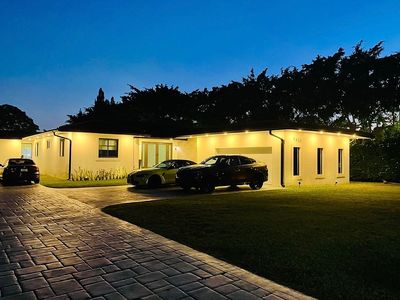8458 Miller Dr, Miami, FL, 33155