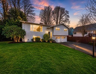 2042 Summit Ave NW, Salem, OR, 97304