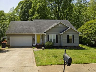 303 Bennington Dr, Stanley, NC, 28164