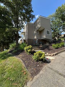 2056 Oakridge Dr, Charleston, WV, 25311