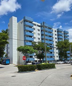 5050 NW 7th St, Miami, FL, 33126