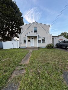 137 Cliff Ave, Swansea, MA, 02777