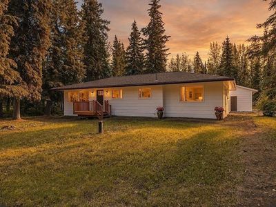 1185 Lake Dr, North Pole, AK, 99705