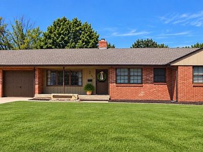 206 W 28th Ave, Hutchinson, KS, 67502