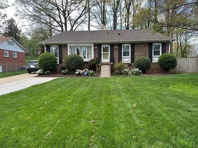 4208 Chateau Dr, Greensboro, NC, 27407