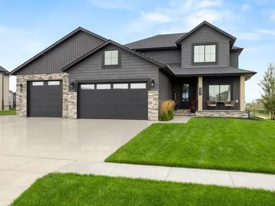 7899 Firefly Ln, Horace, ND, 58047