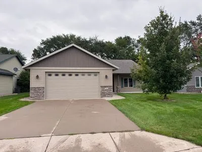 709 Edgerton St, Saint Peter, MN, 56082