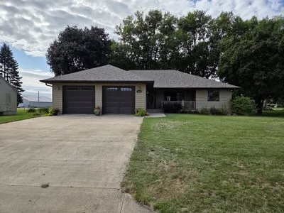 2405 Lake St, Emmetsburg, IA, 50536