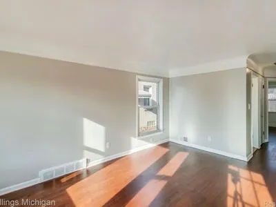 24624 Notre Dame St, Dearborn, MI, 48124