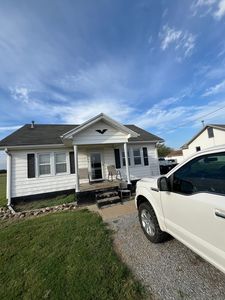 903 E Main St, Crossville, IL, 62827